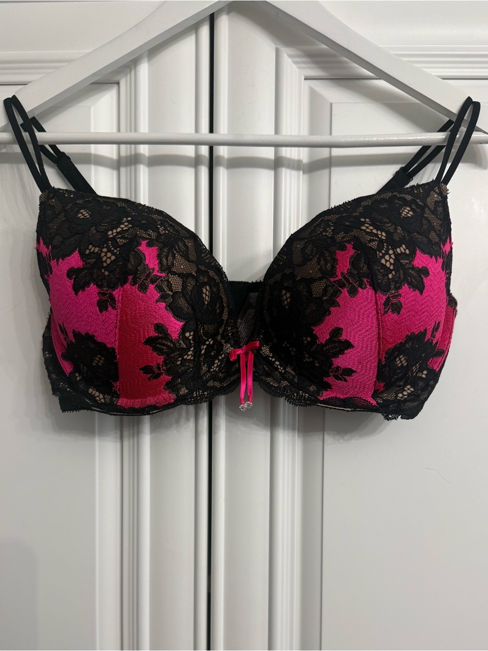 Victoria's Secret Size 36D Hot Pink & Black Lace Plunge Push-Up Bra
